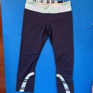 Lululemon 3/4 length tight.